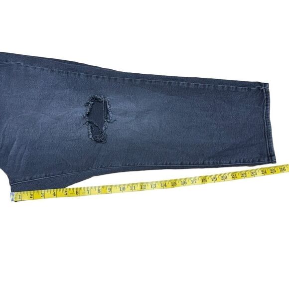 Levi’s Wedgie Straight Fit Jeans Plus Size 18W in Cut and Dry Black Distressed - Picture 12 of 16